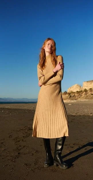 Van Dos Turtle Neck Knitted Gold Sparkle Dress