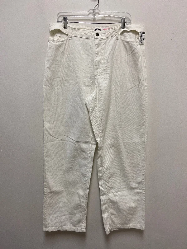 Jeans Straight By Clothes Mentor In White, Size: 14